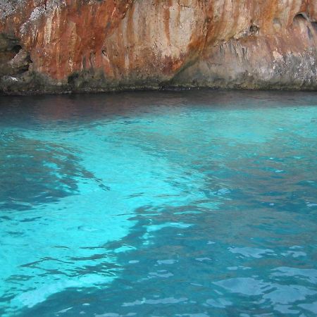 Holiday Home Cala Bianca 卡斯泰拉马莱 外观 照片