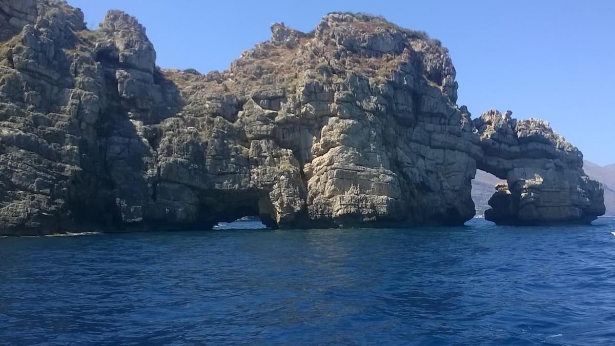Holiday Home Cala Bianca 卡斯泰拉马莱 外观 照片