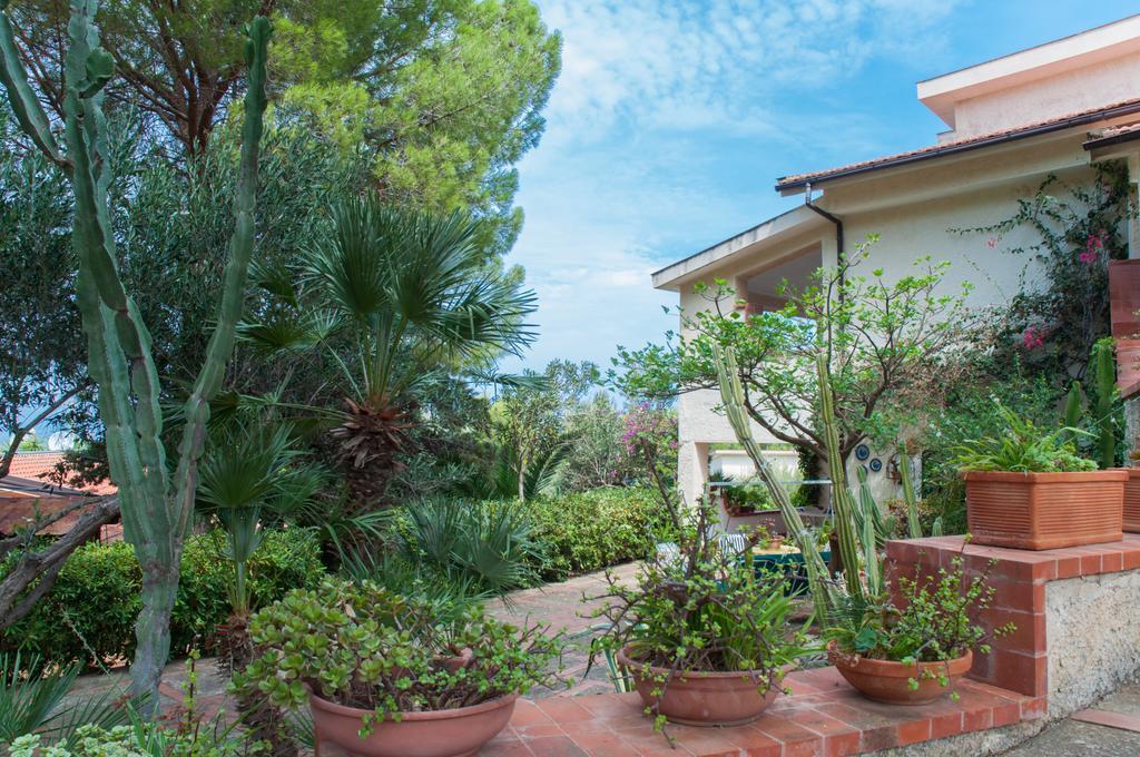 Holiday Home Cala Bianca 卡斯泰拉马莱 外观 照片
