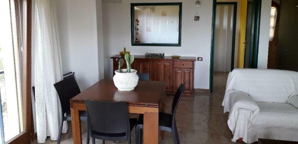 Holiday Home Cala Bianca 卡斯泰拉马莱 外观 照片